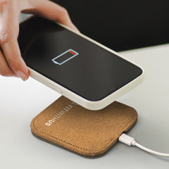 Oakridge Wireless Charger - Square - 121418-3